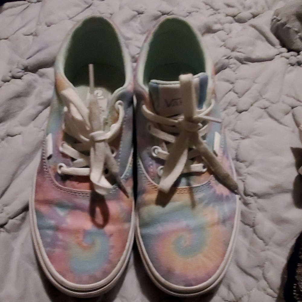 Van's tie dye size 7